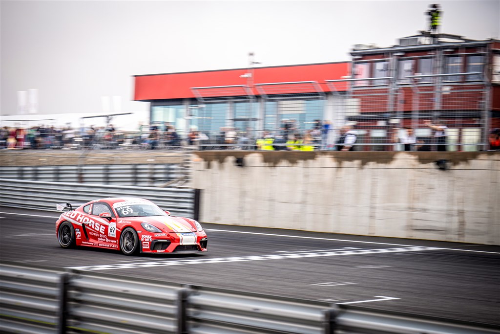 Dansk triumf i Norge: Gustav Krogh sikrede GT4-titel for Porsche Denmark Racing
(Foto: A1)